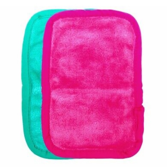 The Original MakeUp Eraser -2 piece set -NEW in box -great pink and green colors - Picture 2 of 16